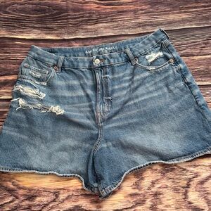 American Eagle Curvy Mom Shorts